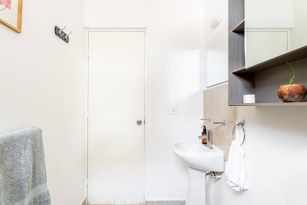 Lovely Cozy Apt W/Pool 2 Bedrooms. Great Location! Puerto Morelos Luaran gambar